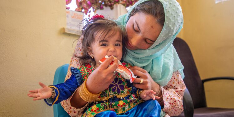 یونیسف: خوارځواکو ماشومانو ته ژوند ژغورونکي روغتیايي خدمات وړاندې کوو