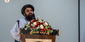 متقي: ځینې هېوادونه په سیمه کې بې ثباتۍ ته لمن وهي