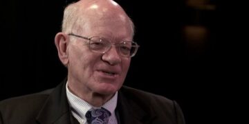 رونالډ نیومن: کابل کې د امریکا سفارت بیا پرانیستل کېدل امکان لري
