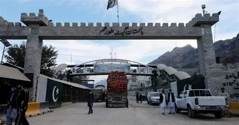 الکوزی: د تورخم لارې پرانیستل کېدو راپورونه ناسم دي