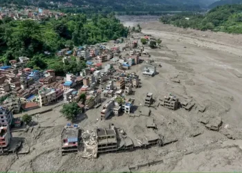 نیپال کې؛ سېلابونو لږ تر لږه ۱۵۷ کسان وژلي، سلګونه نور ورک دي