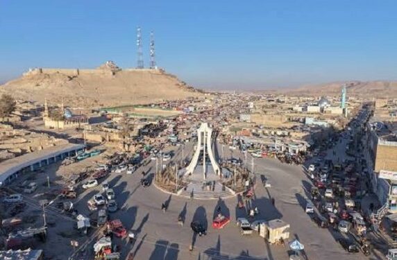 زابل کې ۲۳ کلنه د دوو کورنیو دښمني په دوستي بدله شوه