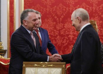 ولاديمير پوټين: روسيه به هڅه وکړي چې له امريکا او اوکراين سره د خپلو خبرو په ترڅ کې د اړوندو پرسونلو امنيت وساتي