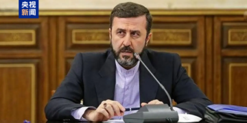 ايران د اټومي انرژۍ نړيوالې اېجنسۍ پر تصويب شوي پرېکړه ليک نيوکه وکړه