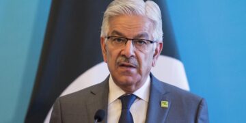 خواجه اصف: پر سعودي برید د پاکستان د ګډې دفاعي هوکړې د عملي کېدو لامل کېږي