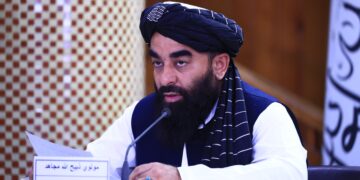 ذبیح الله مجاهد له پاکستانه د افغان محصلینو د ایستلو پرېکړه غیرانساني وبلله