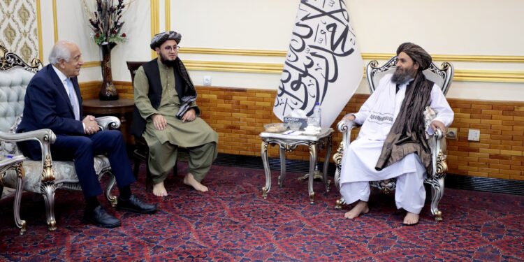 خلیلزاد: بهرني شرکتونه په افغانستان کې پانګونې ته لېوالتیا لري