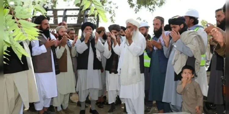 کاپیسا؛ محمودراقي کې د ۶.۵ میلیونه افغانیو د زیربنايي پروژې چارې پیل شوې