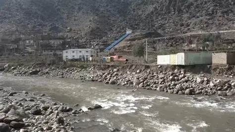 کونړ کې د مناګي برېښنا بند بیارغول کېږي