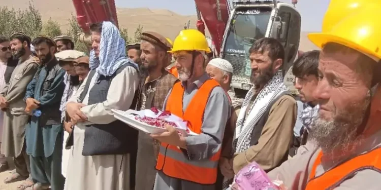 بدخشان؛ د ۳۲ کیلومتره سړک د جوړولو چارې پیل شوې دي