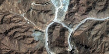 ټرمپ: امریکا ښايي ډېر ژر د ایران پر «کوه کلنګ» برید وکړي