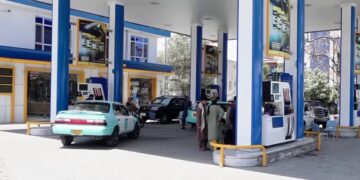 رحیمي: د هرمز تنګي کړکېچ د افغانستان د نفتي توکو پر بازار اغېز کولی شي